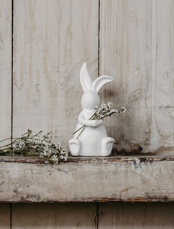 Objets de Bibi - Storefactory Un simpatico coniglietto in ceramica bianca per decorare la tua casa.