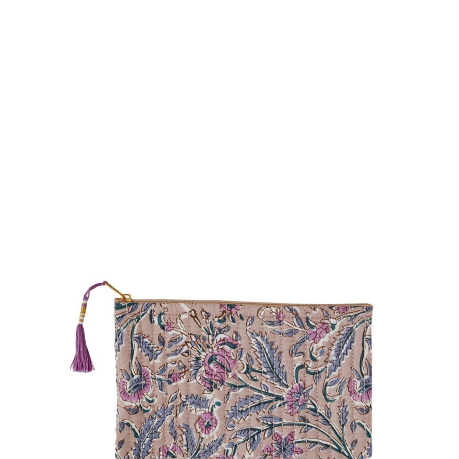 Objets de Bibi - Madam Stoltz Un piccolo beauty in cotone trapuntato dai colori tenui, nappa realizzata a mano.
