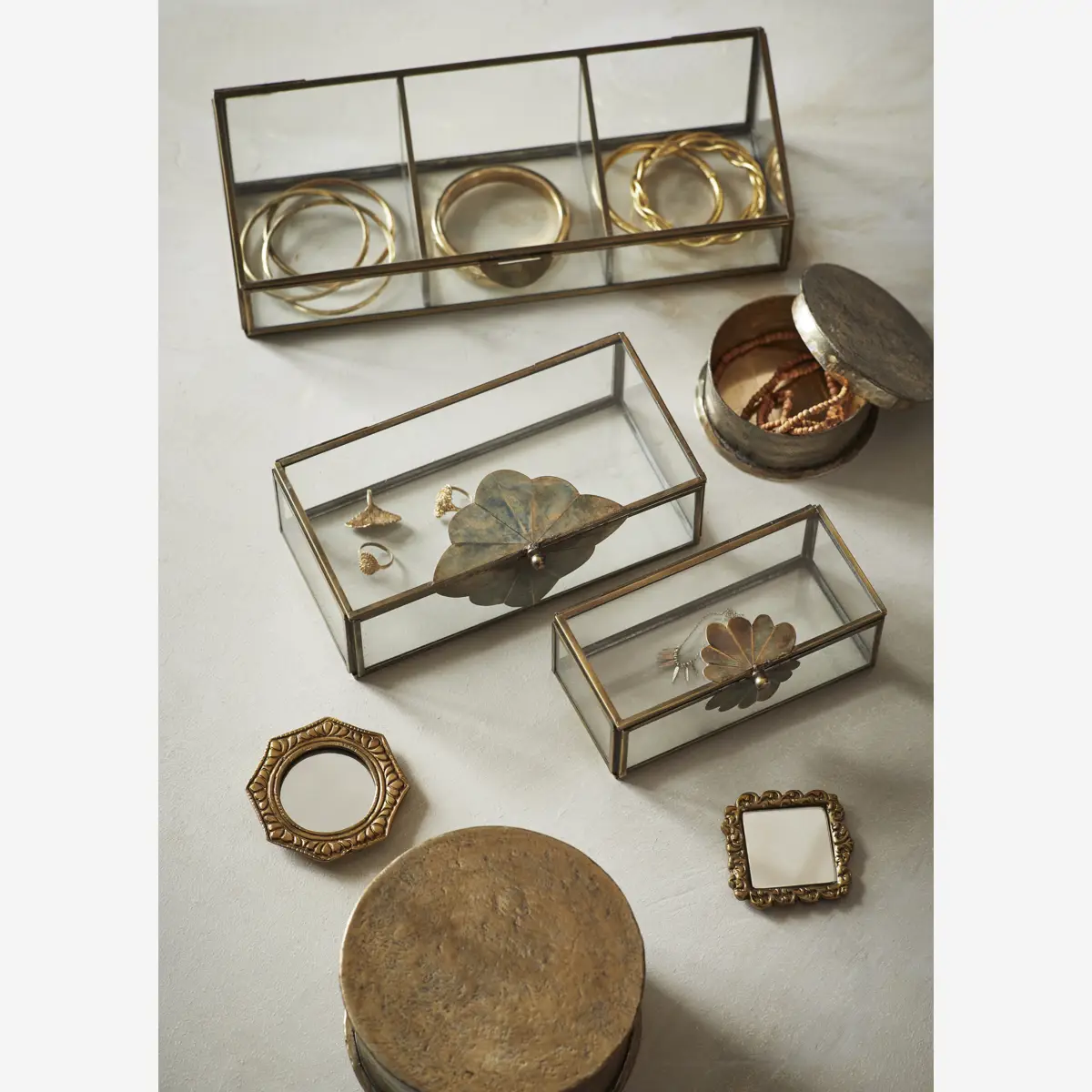 Objets de Bibi - Madam Stoltz. Uno specchietto dallo stile retrò, pratico da portare sempre con sè.